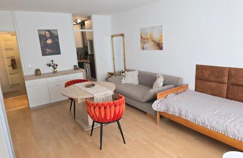 2 x Apartments bei Augsburger Platz 1x Nr 5 - Studio Apartment mit Balkon und Parkplatz und 1 x Nr5-B - 2 ZW ohne Balkon und Parkplatz - Foto 9