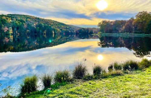 Luxury Villa with Year Round Heated Pool, Sauna, Spa & Fire Pit - Newly Redone - Foto 33