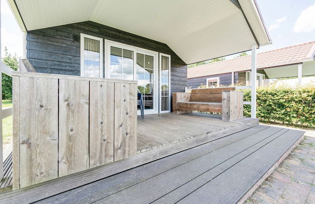 Glamping With Veranda Over Water - Photo 4