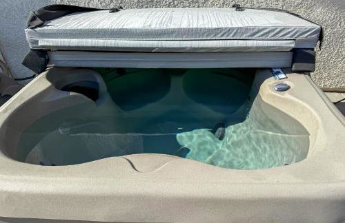 Outdoor Oasis and Hot Tub! Spacious Clovis Home - Foto 43