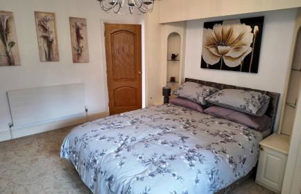 Stratford-upon-Avon 4BR Family Mansion on 1 acre with Pool, Gym & BBQ! - Foto 33