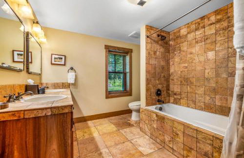 Steelhead Chalet 23 - Tamarack Resort - Deck - Garage - WiFi - Hot tub - Foto 32