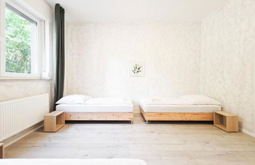 Tolstov Apartments - 3 Room Apartment - Kitchen - Dining Room - Terrace - 25 min to Messe DUS - Foto 16