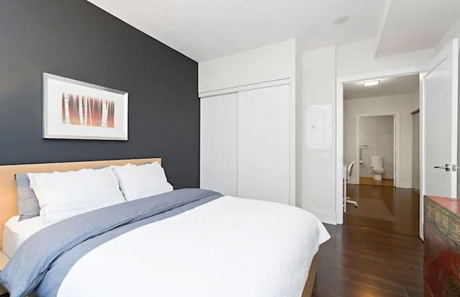 Lanterra Downtown Cn Tower - Photo 19