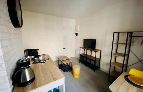 ENGHIEN-LES-BAINS: studio au cœur du centre ville. - Foto 6