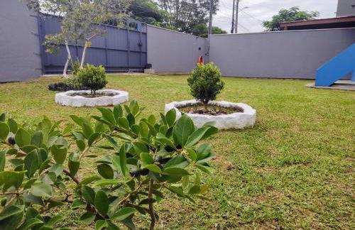 Apto jeito de casa entre mar e montanha AR - Foto 25