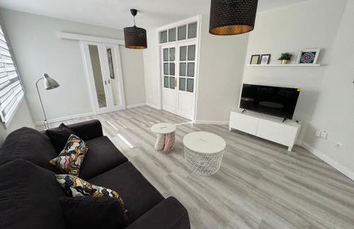 Un lujoso duplex en Radazul en primera linea de playa y con parking propio - Foto 9