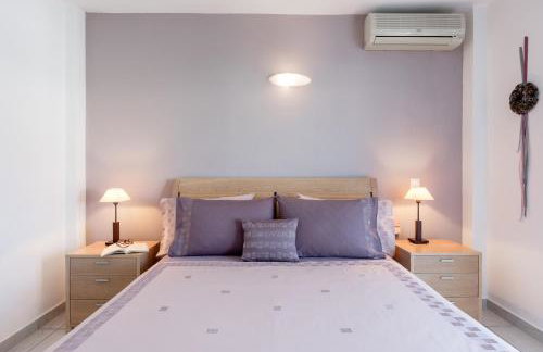 Beachfront Modern Apartment - Photo 9