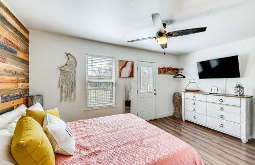 Riverfront Royal Home with Hot Tub and Fire Pits! - Foto 16