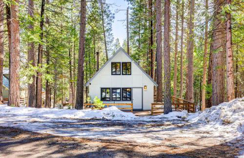 Hike, Fish and Explore California Cabin with Deck! - Foto 1