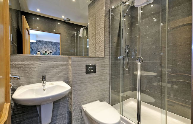 Enchanting Home With Furnished Balcony in Cults, Scotland - Foto 19