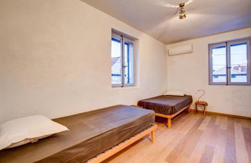 Secluded stone villa with private pool & garden - Foto 25