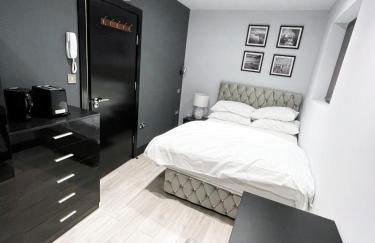 Private Family and Business Rooms Harrow Fast WiFi - Photo 24