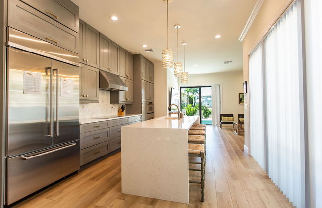 Sorrento Luxury Vacation Home: Expansive 5-Bedroom, 4.5-Bath Retreat with Private Pool, Hot Tub, and Pet-Friendly Accommodations – Just a Short Walk from Stunning Vanderbilt Beach - Foto 14