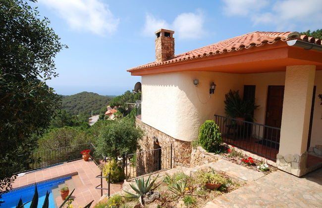 Cozy Villa in Lloret de Mar With Private Swimming Pool - Foto 1