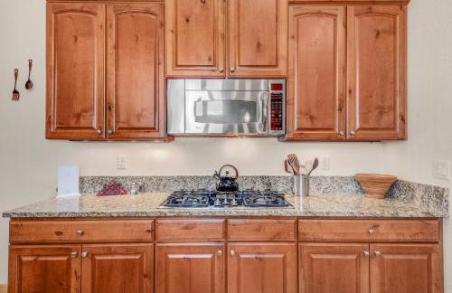 BEST VIEWS! Luxury Mountain Home - Saltwater HotTub, Firepit, BBQ- Close to SKI, Red Rocks - Foto 16