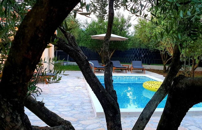 Hidden Gem Holiday Home With Pool in Kastel Stafilic - Foto 21