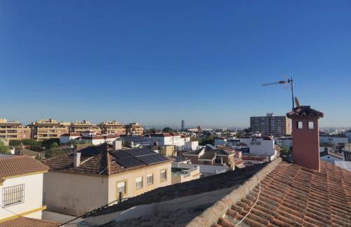 A un metro Sevilla. - Foto 2