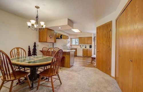 Brown Family Condo for Families Golf Trips and Girls Getaways - Foto 16