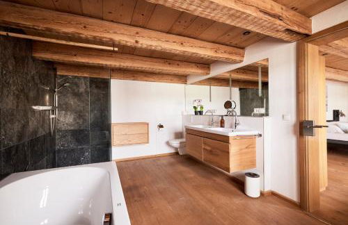 Villa Tegernsee - Exclusive Lakefront Villa with private Zirben Sauna, 4 Rooms for Family & Friends - Foto 15