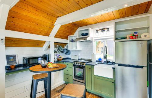 Steps to Sacheen Lake Cute Studio Cabin with Deck - Foto 7