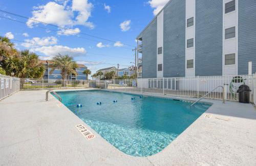 Newly Renovated Condo with Beach access steps away - Foto 41