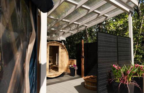 Purple City Retreats - Luxury Yurt & Spa - Foto 14