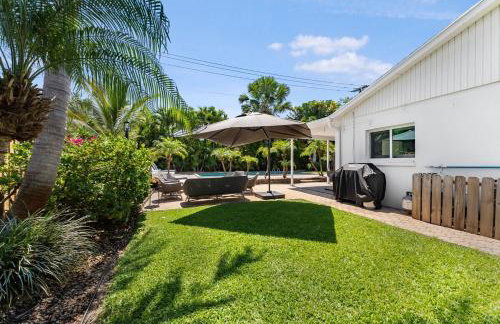 Stunning Tropical Heated Pool House Near The Beach - Foto 32