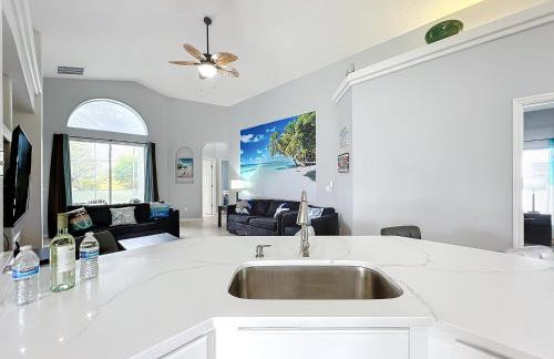 Beach Theme Vacation Pool Spa Home Mins to Disney - Foto 36