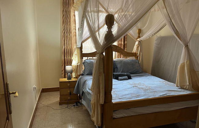 Captivating 3-bed Villa - Photo 8