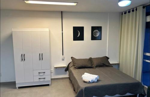 06 - AMPLO ESTÚDIO na Savassi com Área privativa, Vaga de garagem, Cozinha completa, próximo ao Life Center - Foto 10