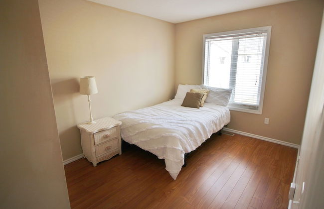 Executive Private Suites near Calgary - Photo 4