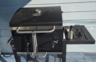 5 Mins from beach and has pool, hot tub, games, pet friendly - Foto 57