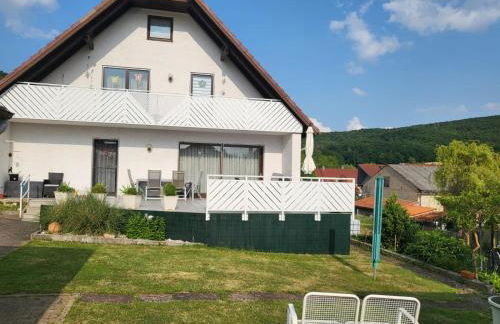 Ferienhaus Meisenglück - Ihr großes und komfortables Ferienhaus in 97633 Sulzfeld-Leinach - Foto 7