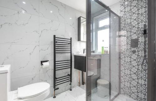 Spacious 4BR Home Garden & Office Space - Foto 27