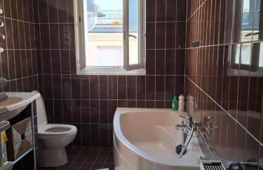 F2 cosy aux portes de Paris - 6 min de RER de Paris Gare de Lyon - Foto 12