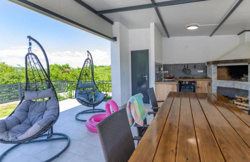 Villa Kalac, a charming holiday pool oasis near the sea - Foto 2