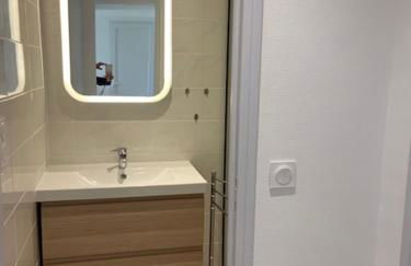 Villa climatisée, proche mer, 2 grands appartements indépendants, parking, wifi - Foto 11