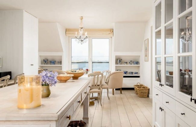 Stunning Penthouse With Free Parking and sea View - Foto 30