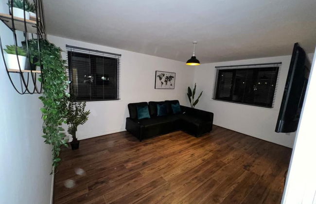 Impeccable 2-bed Apartment in Grays, London - Photo 1