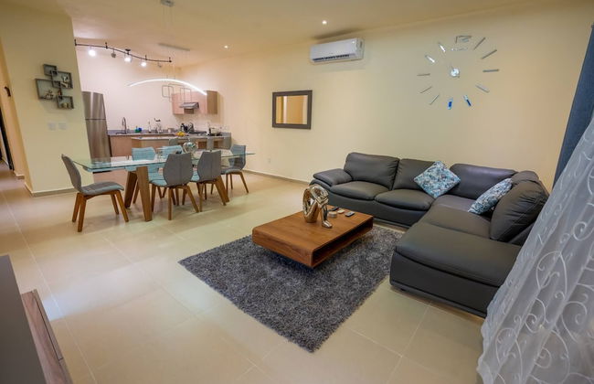 Luxury Apartment With Poll - Photo 44