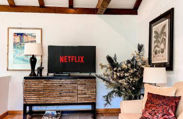 Sunny Villa, With Pool, BBQ, View, Parking - Foto 21