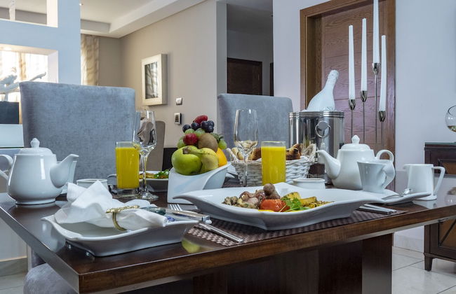 Oak Plaza Suites - Photo 46