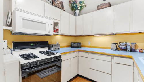 Charming Saugatuck Condo with Private Deck and Grill! - Foto 4