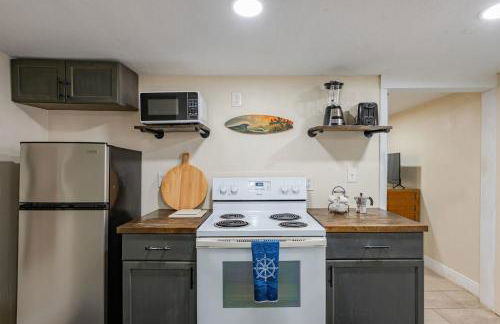 Cozy 1BR • Courtyard + Shared Deck - Foto 15