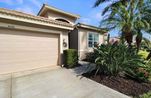 Serene pool home in the exclusive Heritage Oaks Golf & Country Club - Foto 8