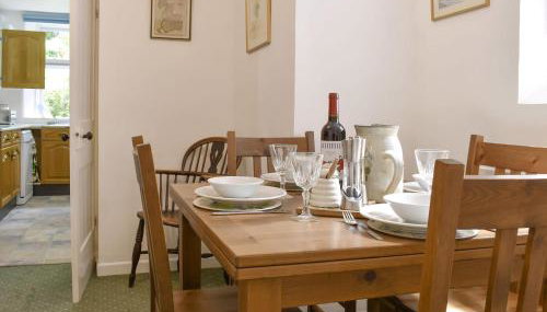 Underhill Cottage - Photo 2