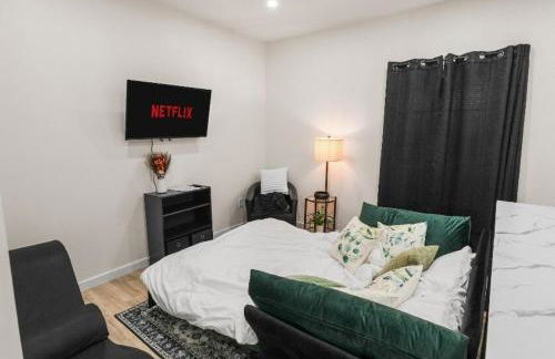 The WorkNest Stylish Stay w Desk & Fast Wi-Fi - Foto 8