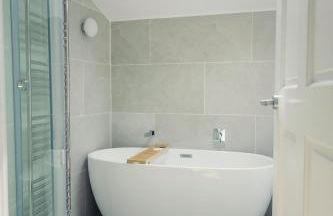 Stylish Coastal 3 Bed Haven - Close to town - Foto 9