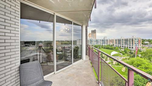 7th-Floor Omaha Condo with Balcony and Park Views - Foto 2